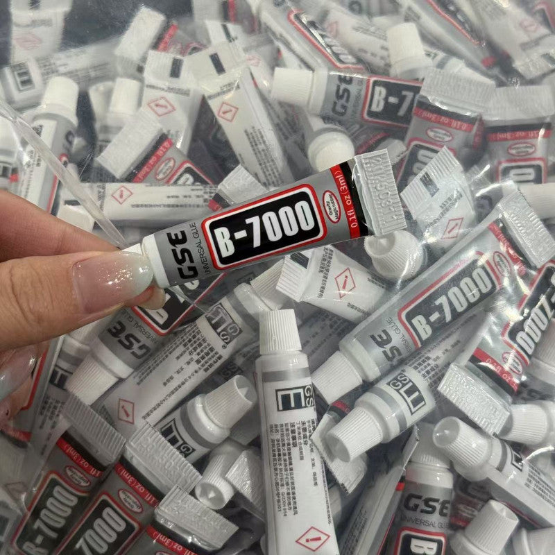 Black Glue Particles of The Needle-tube Type Strong Repair Adhesive Stick To The Phone Case